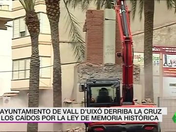 <p>Reanudan los trabajos de derribo de la Cruz de los Caídos de Vall d'Uixó después de paralizarlos por las protestas vecinales</p> <p>Reanudan los trabajos de derribo de la Cruz de los Caídos de Vall d'Uixó después de paralizarlos por las protestas vecinales</p>