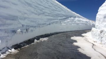 Paredes de nieve en Sierra Nevada