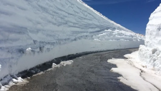 Paredes de nieve en Sierra Nevada