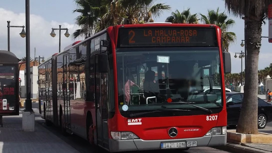 Como será el transporte metro y bus a partir del lunes Un autobús de la EMT de Valencia