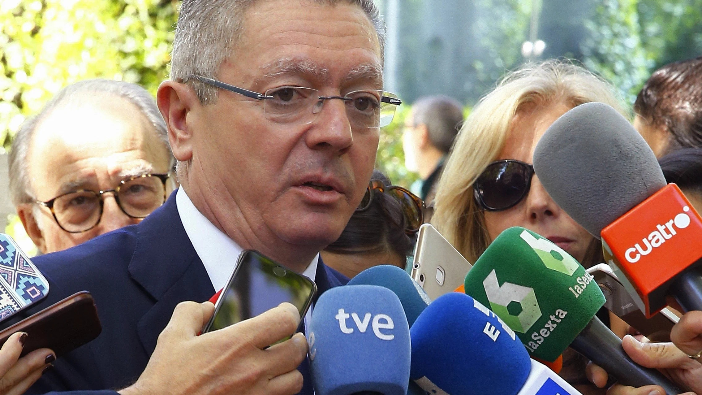 El expresidente de la Comunidad de Madrid, Alberto Ruiz-Gallardón, en declaraciones a los medios a su salidad de la Audiencia Nacional