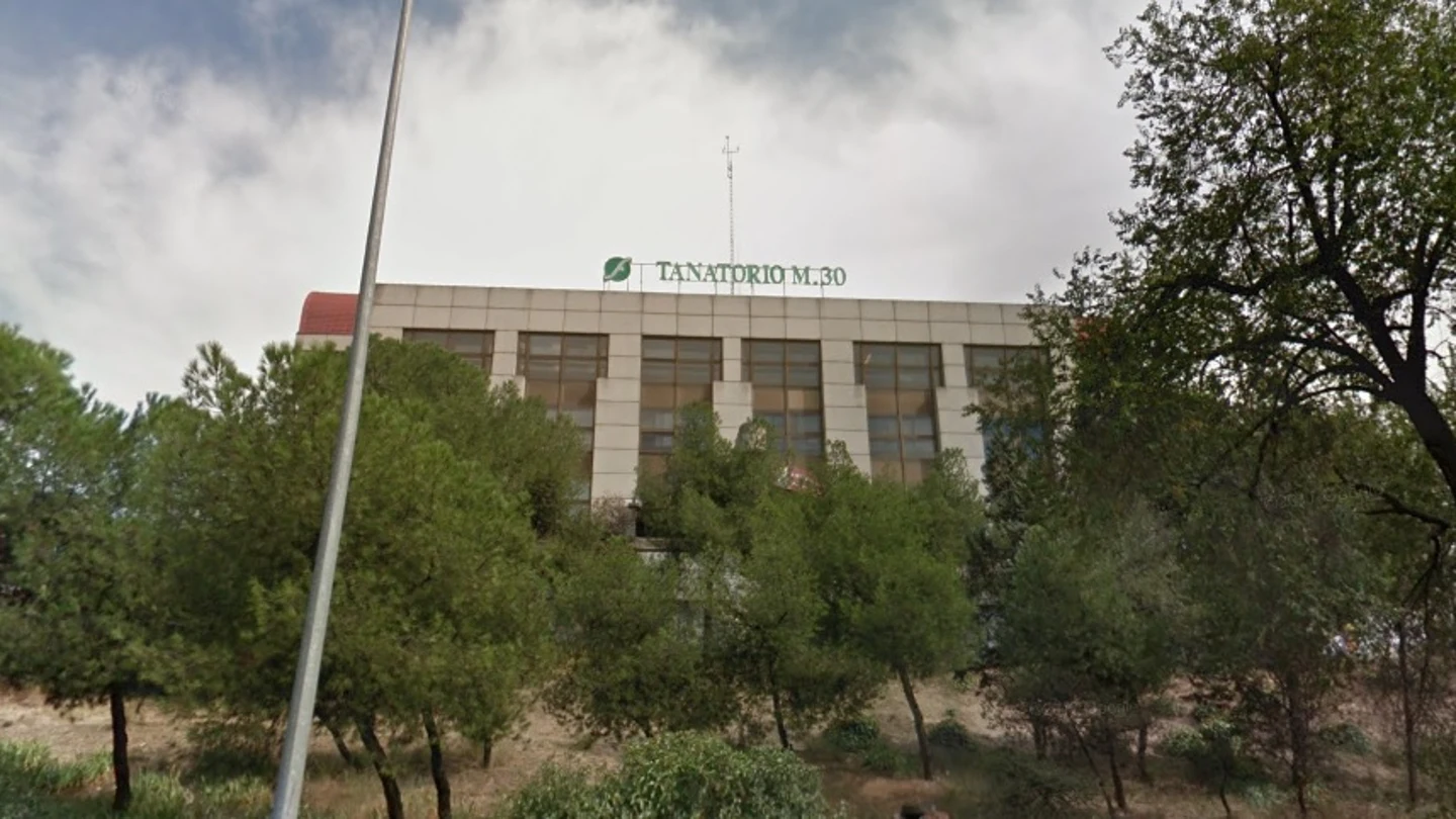 Fachada de la empresa Funeraria de Madrid y Tanatorio M30 Fachada de la empresa Funeraria de Madrid y Tanatorio M30