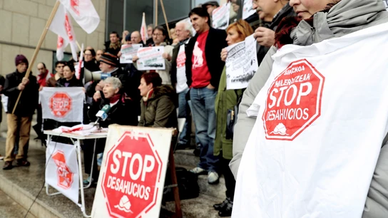 Concentración de Stop Desahucios Concentración de Stop Desahucios