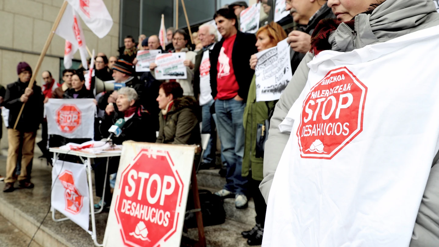 Concentración de Stop Desahucios Concentración de Stop Desahucios