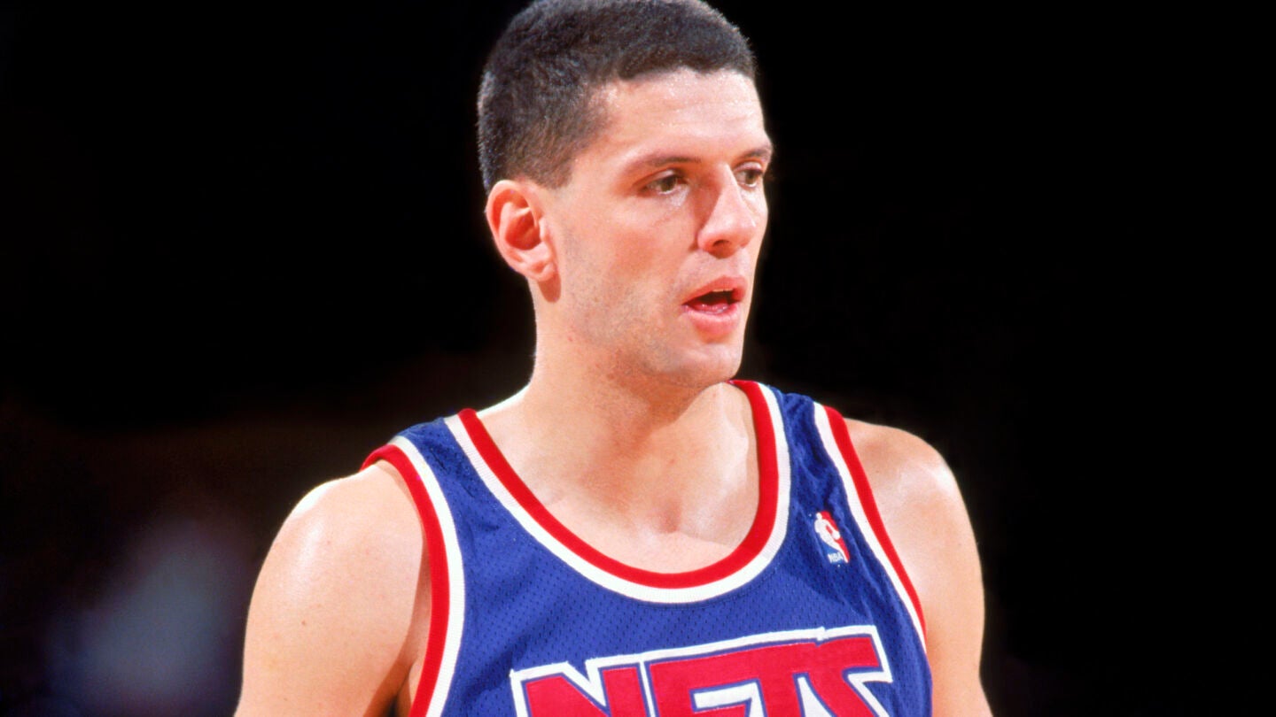 Drazen Petrovic, en un partido con los Nets