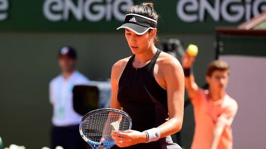 Muguruza se lamenta tras perder un punto ante Simona Halep Muguruza se lamenta tras perder un punto ante Simona Halep
