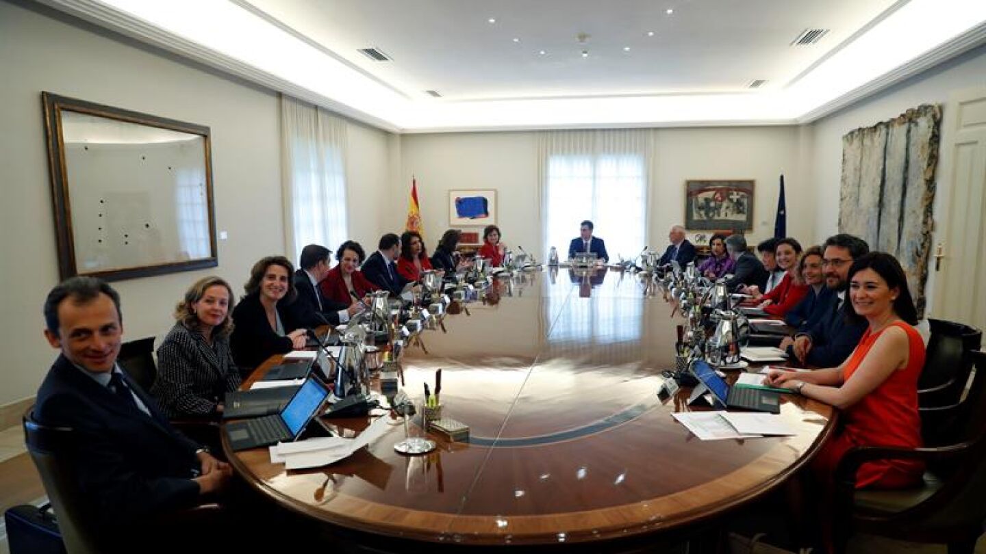 La primera reuni&oacute;n del Consejo de Ministros del Gobierno de S&aacute;nchez
