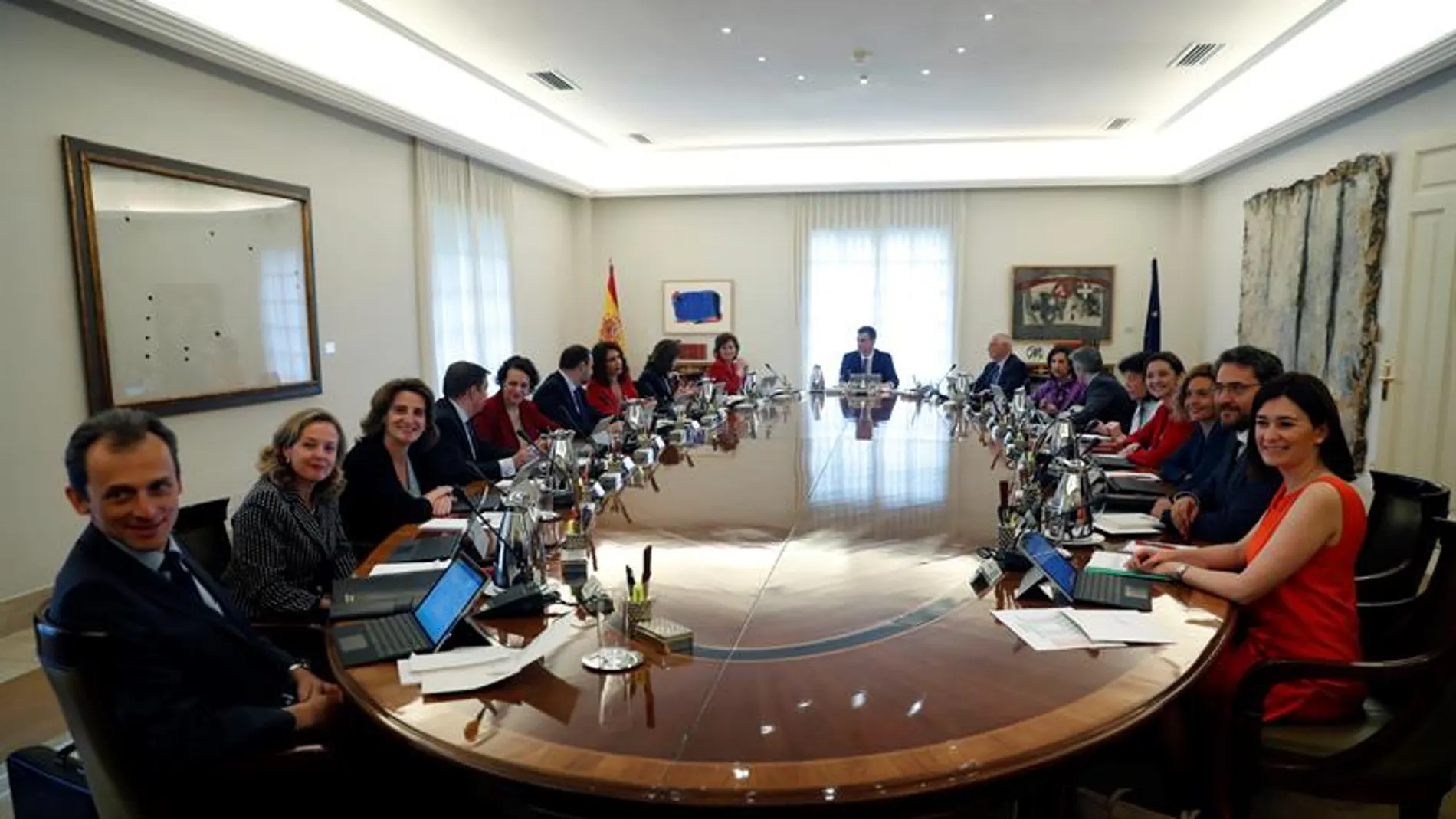 La primera reunión del Consejo de Ministros del Gobierno de Sánchez