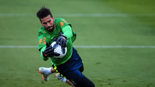 Alisson entrena con la selección brasileña Alisson entrena con la selección brasileña