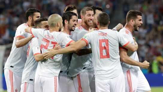 El equipo celebra el gol de Nacho