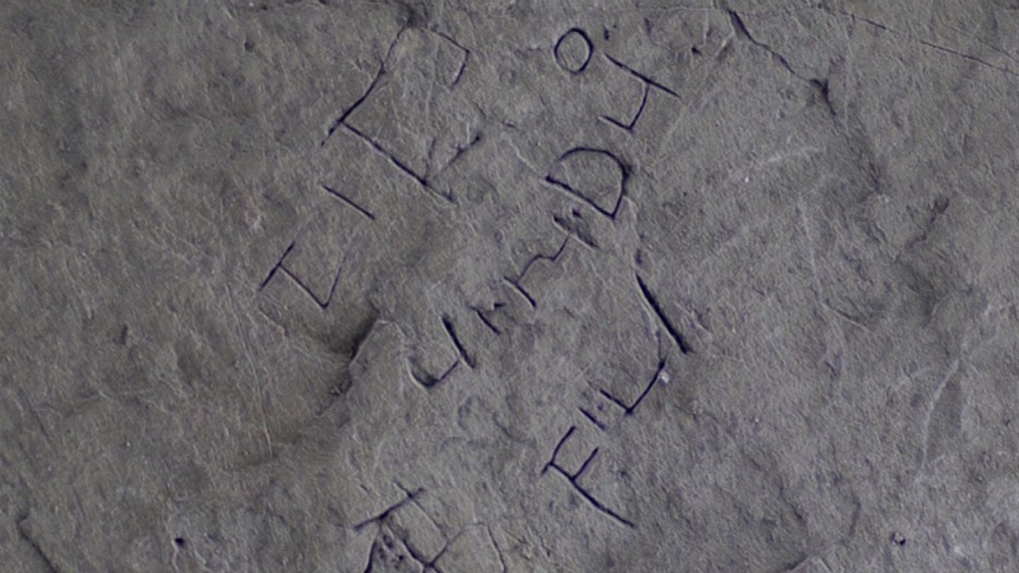 La nueva inscripci&oacute;n encontrada en Tintagel
