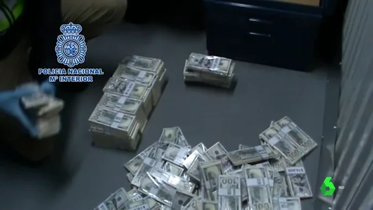 Dinero obtenido con la estafa de las cartas nigerianas Dinero obtenido con la estafa de las cartas nigerianas