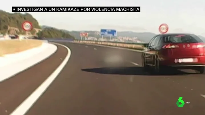 Intenta suicidarse conduciendo a lo kamikaze con su mujer a bordo, sobrevive y se abalanza contra otro coche en marcha