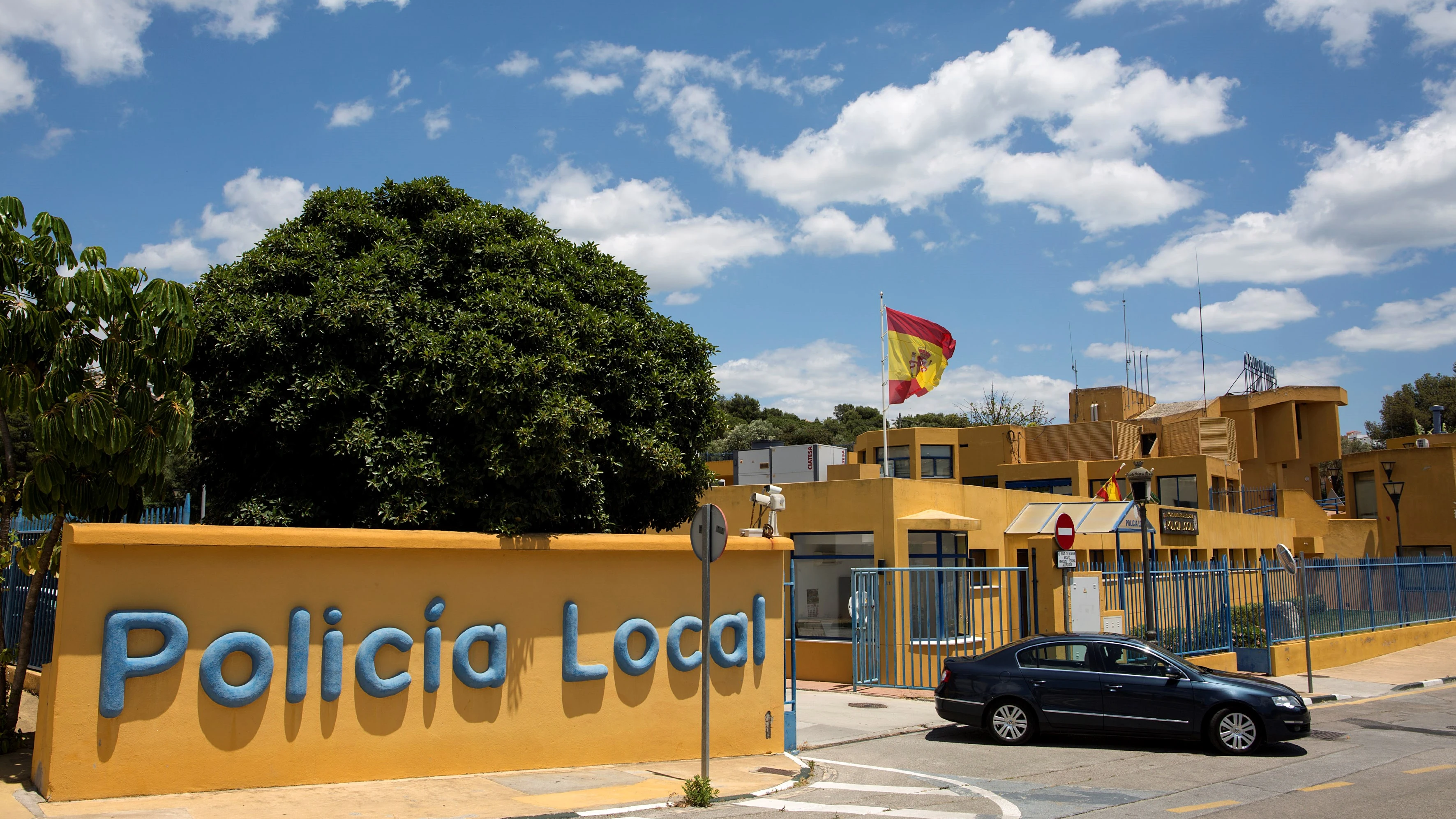 Vista exterior de la comisaría de la Policía Local de la localidad malagueña de Estepona