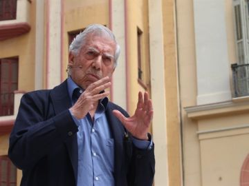 Vargas Llosa en un acto de Ciudadanos Vargas Llosa en un acto de Ciudadanos