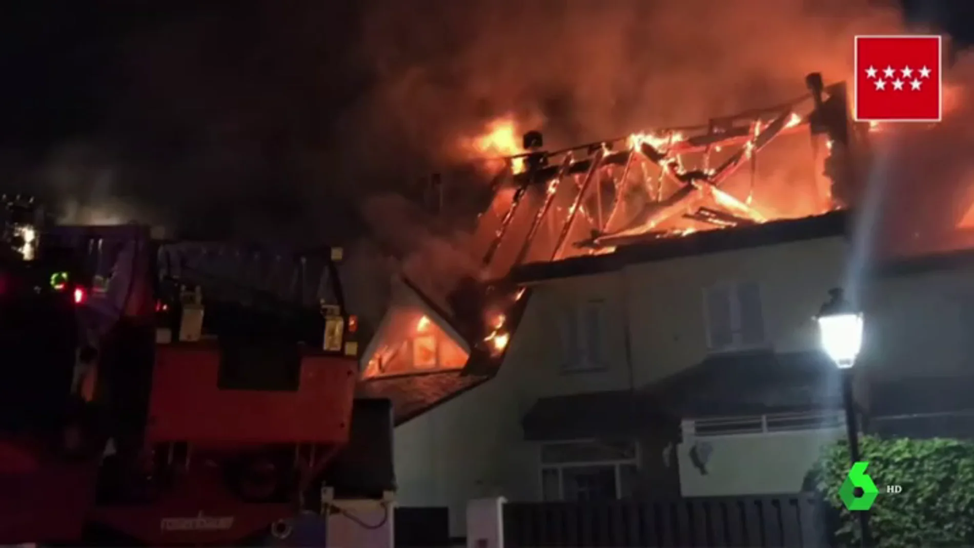 Un incendio provoca grandes daños en seis viviendas en Collado Villalba 