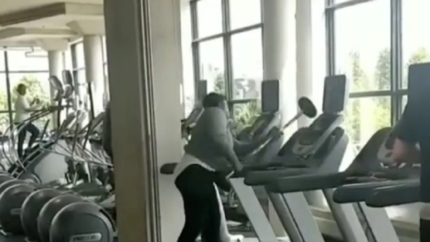 Una mujer destroza un Gimnasio porque no la dejaban entrenar Una mujer destroza un Gimnasio porque no la dejaban entrenar