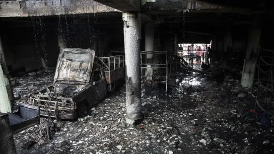 Registro este sábado de una casa incendiada, donde seis personas murieron Registro este sábado de una casa incendiada, donde seis personas murieron