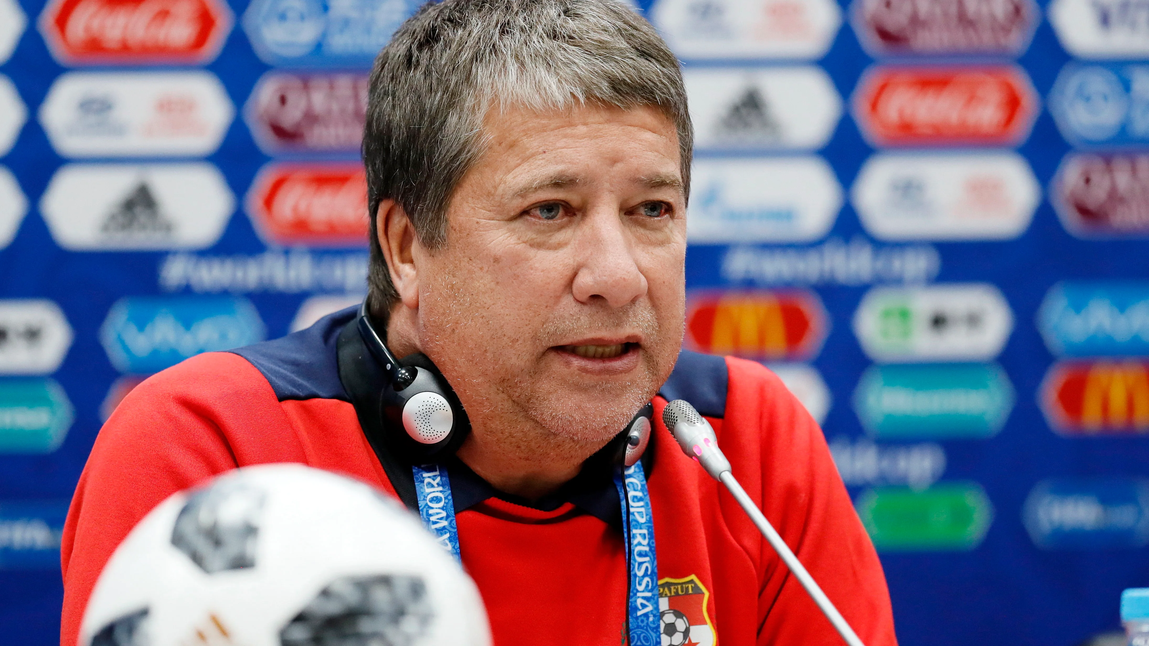 Hernán Gómez, seleccionador de Panamá en rueda de prensa