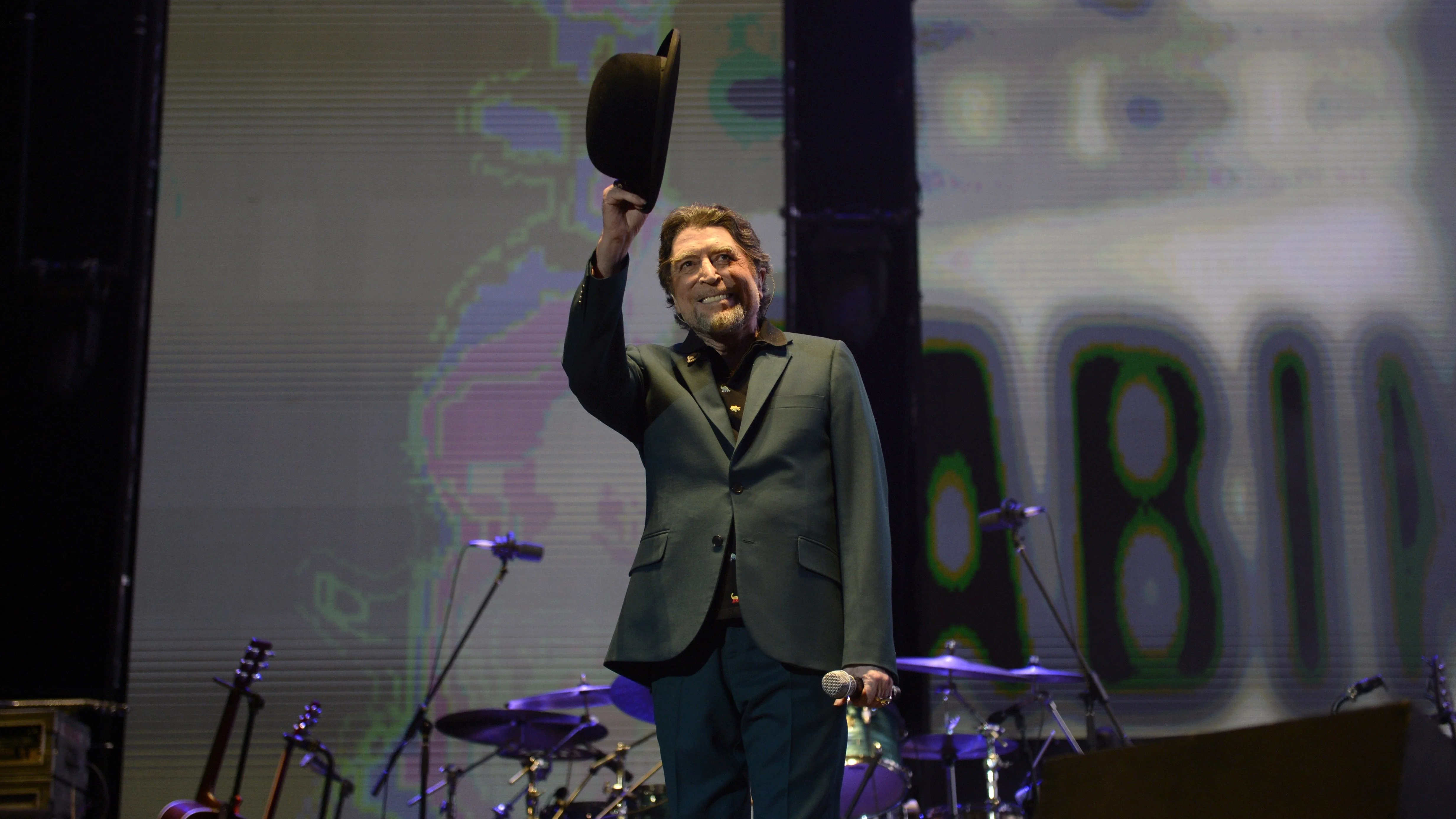 El cantante y compositor Joaquín Sabina durante el concierto 