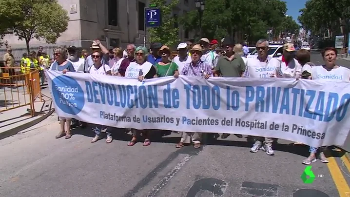 La Marea Blanca marcha en contra de los recortes en los servicios de emergencias