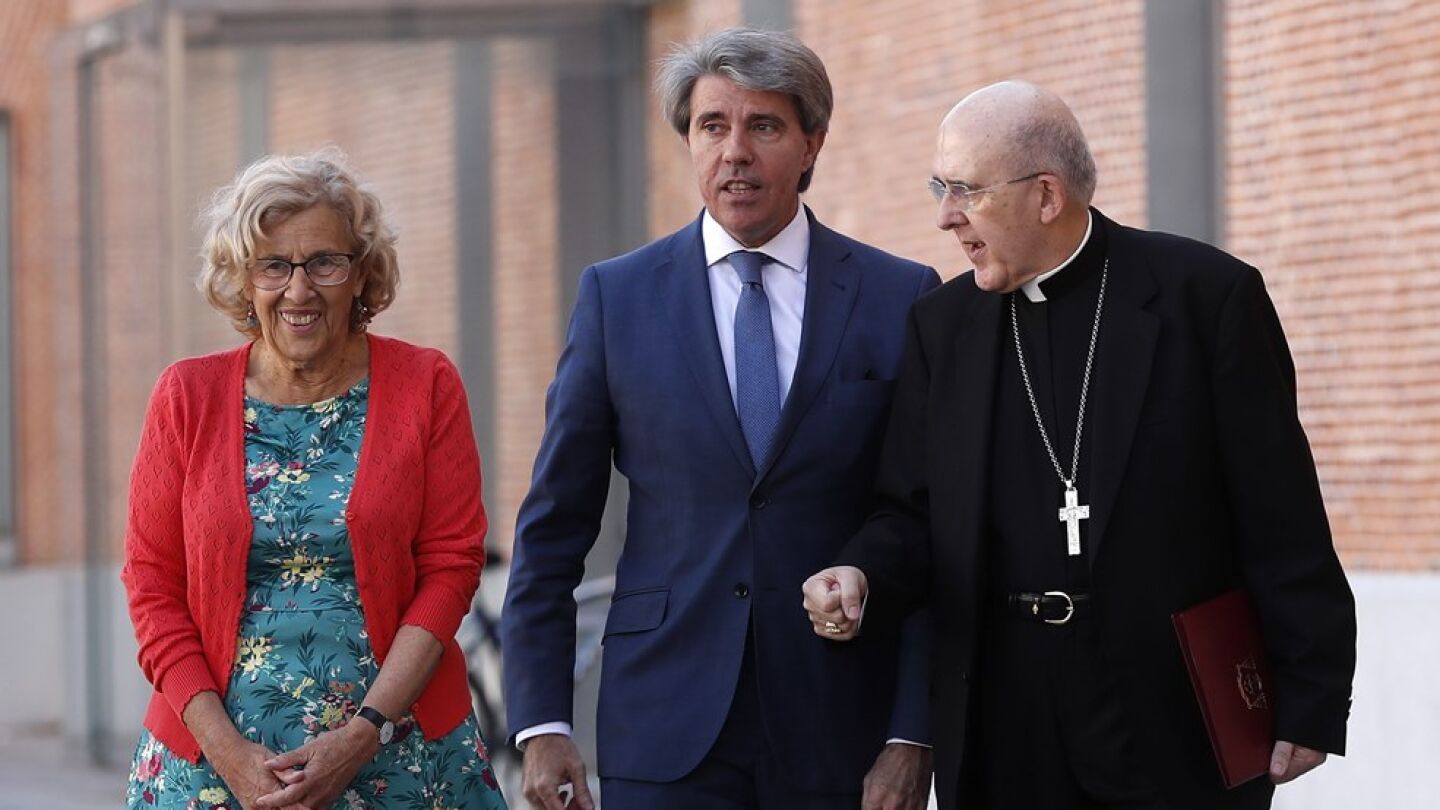 El presidente de la Comunidad de Madrid, &Aacute;ngel Garrido, la alcaldesa de Madrid, Manuela Carmena y el arzobispo de Madrid, Carlos Osoro