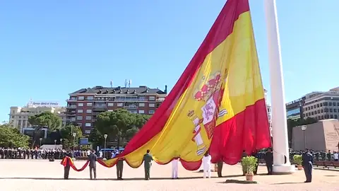 Militares de los tres ejércitos y de la Guardia Real protagonizan un desfile por el cuarto aniversario de la proclamación de Felipe VI Militares de los tres ejércitos y de la Guardia Real protagonizan un desfile por el cuarto aniversario de la proclamación de Felipe VI