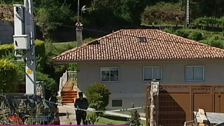 Casa de O Porriño donde encontraron a un hombre y una mujer muertos