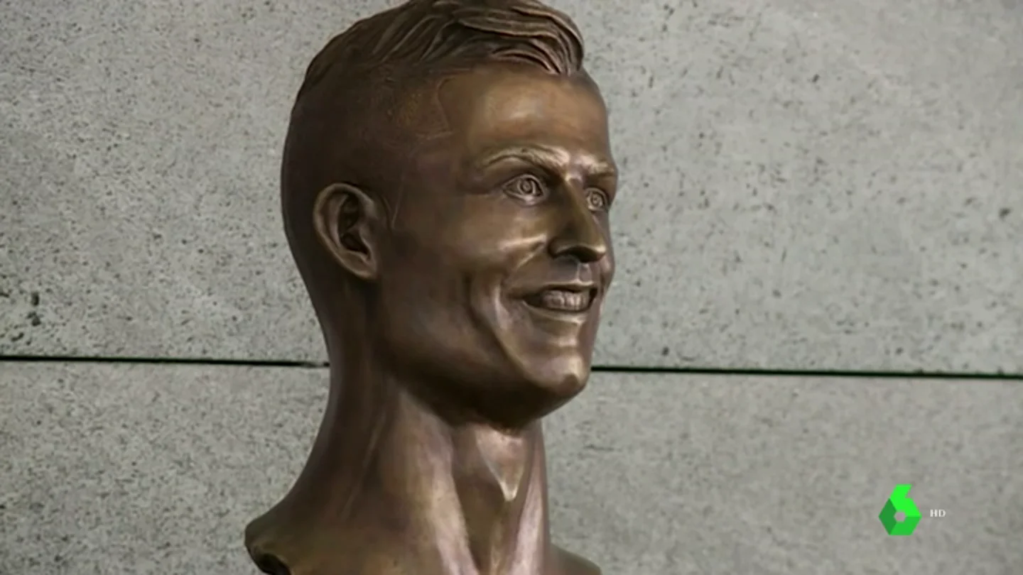 Reemplazan el famoso busto de Cristiano Ronaldo en el aeropuerto de Madeira Reemplazan el famoso busto de Cristiano Ronaldo en el aeropuerto de Madeira
