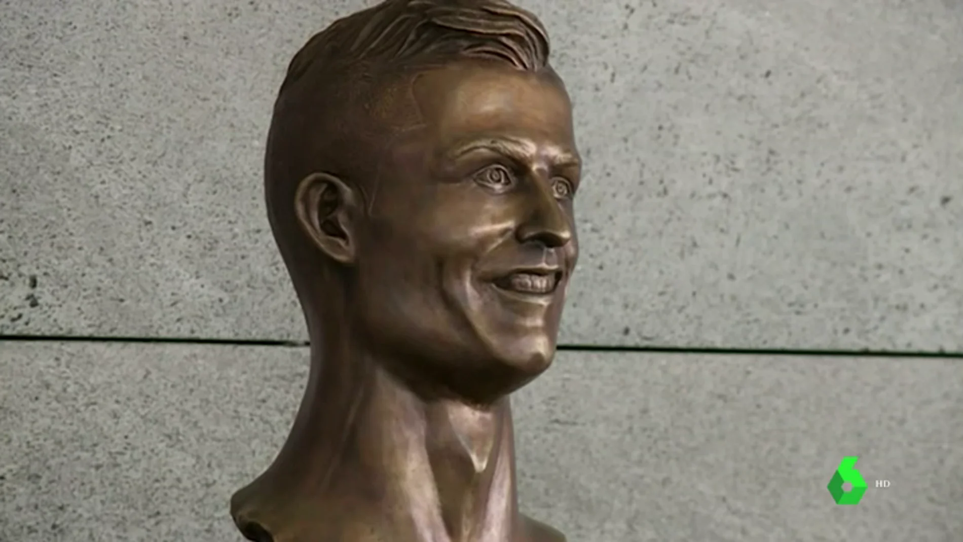 Reemplazan el famoso busto de Cristiano Ronaldo en el aeropuerto de Madeira