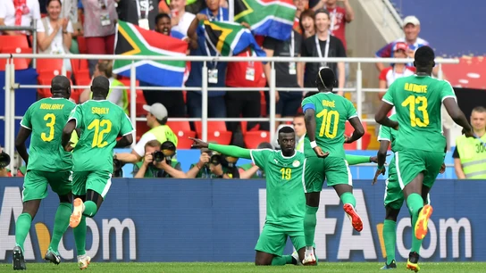 Los jugadores de Senegal celebran uno de los goles contra Polonia Los jugadores de Senegal celebran uno de los goles contra Polonia