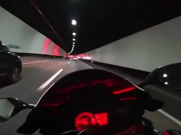 Detenido un motorista que se grabó circulando a más de 250 Kilómetros por hora Detenido un motorista que se grabó circulando a más de 250 Kilómetros por hora