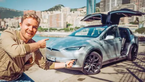 El Autopilot del Tesla Model X mete miedo a Nico Rosberg El Autopilot del Tesla Model X mete miedo a Nico Rosberg