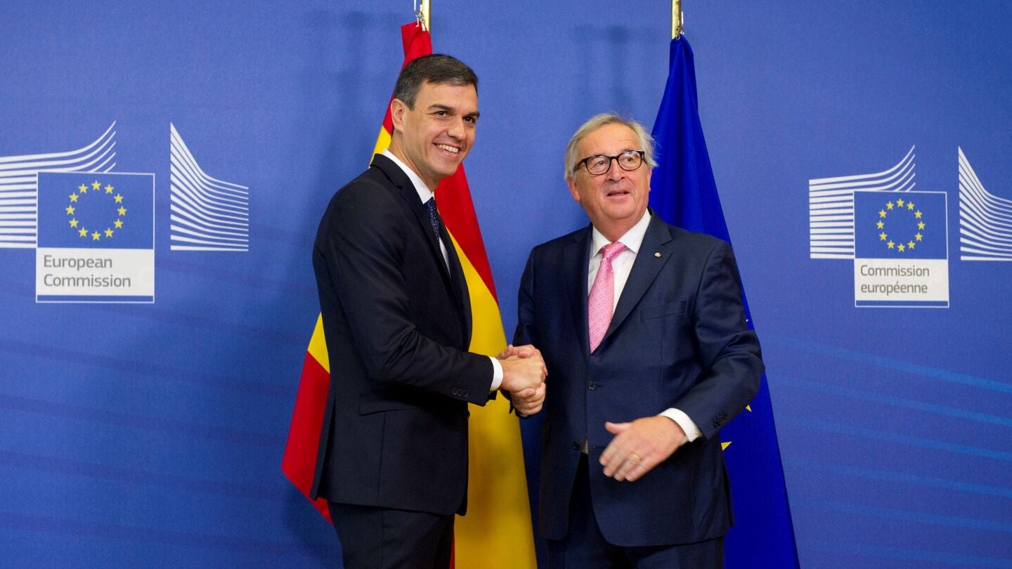 Pedro S&aacute;nchez y el presidente de la Comisi&oacute;n Europea, Jean-Claude Juncker.
