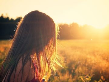 La acumulación de grasa en el cabello difiere, entre otras cosas, por genética y por las hormonas