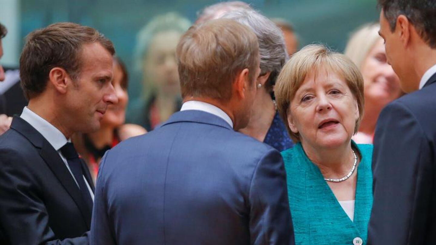 El presidente franc&eacute;s Emmanuel Macron, el presidente del Consejo Europeo Donald Tusk, la canciller alemana Angela Merkel, y el presidente del Gobierno espa&ntilde;ol, Pedro S&aacute;nchez