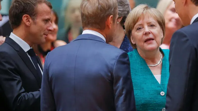 El presidente francés Emmanuel Macron, el presidente del Consejo Europeo Donald Tusk, la canciller alemana Angela Merkel, y el presidente del Gobierno español, Pedro Sánchez