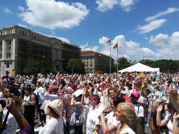 Centenares de mujeres se manifiestan contra las medidas migratorias del presidente Donald Trump en Washington Centenares de mujeres se manifiestan contra las medidas migratorias del presidente Donald Trump en Washington