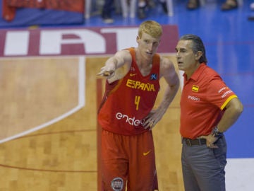 Alberto Díaz con el seleccionador nacional de baloncesto, Sergio Scariolo Alberto Díaz con el seleccionador nacional de baloncesto, Sergio Scariolo