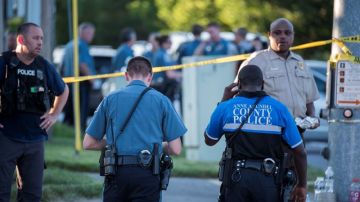 Autoridades y equipos de emergencia llegan a la escena de un tiroteo en Maryland