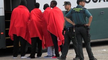 Imagen de los migrantes rescatados en las costas de Tarifa