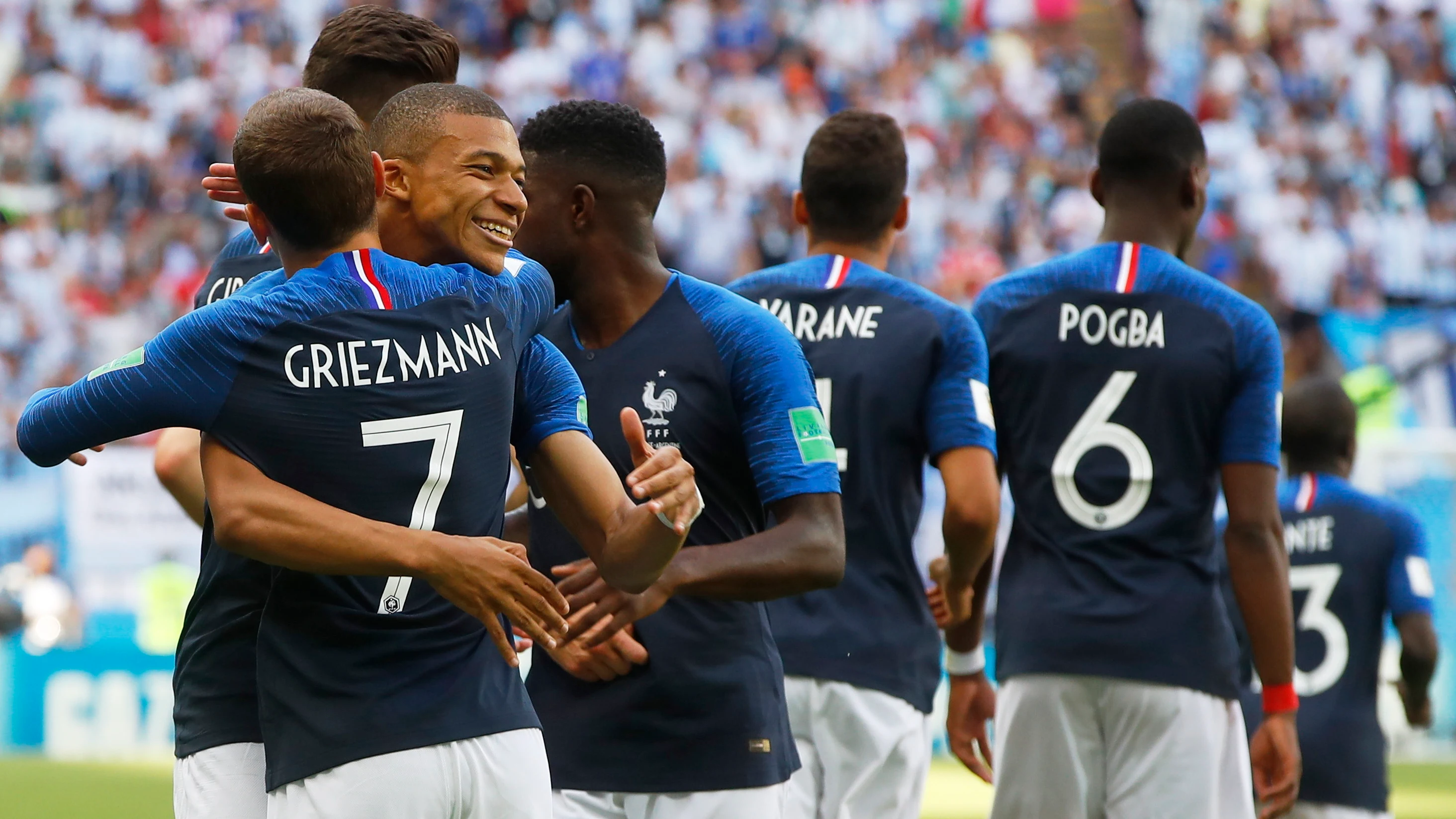 Los jugadores franceses celebran un gol ante Argentina