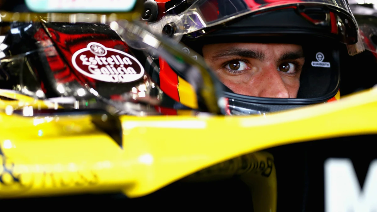 Carlos Sainz, en su cockpit