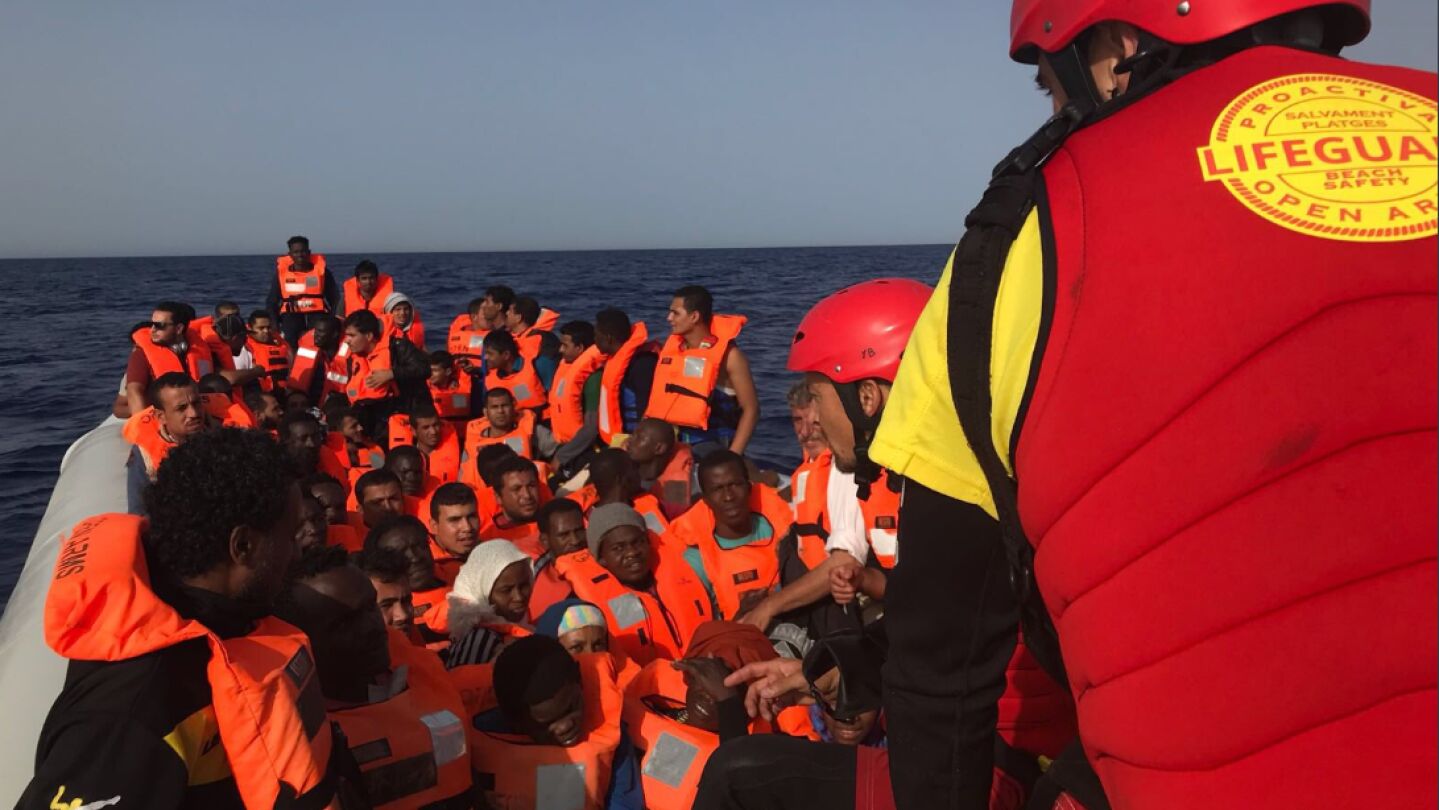 Imagen del rescate de Proactiva Open Arms &rlm;en el Mediterr&aacute;neo 