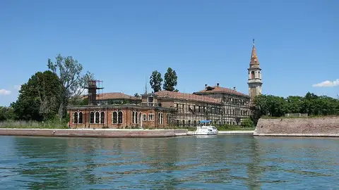 La isla de los muertos Poveglia, Venecia