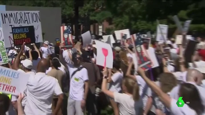 Miles de personas marchan contra Trump por sus políticas migratorias de separación de familias en la frontera