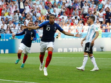 Mbappé celebra uno de sus goles ante Argentina Mbappé celebra uno de sus goles ante Argentina