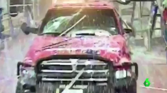 COCHE EMPOTRADO COCHE EMPOTRADO
