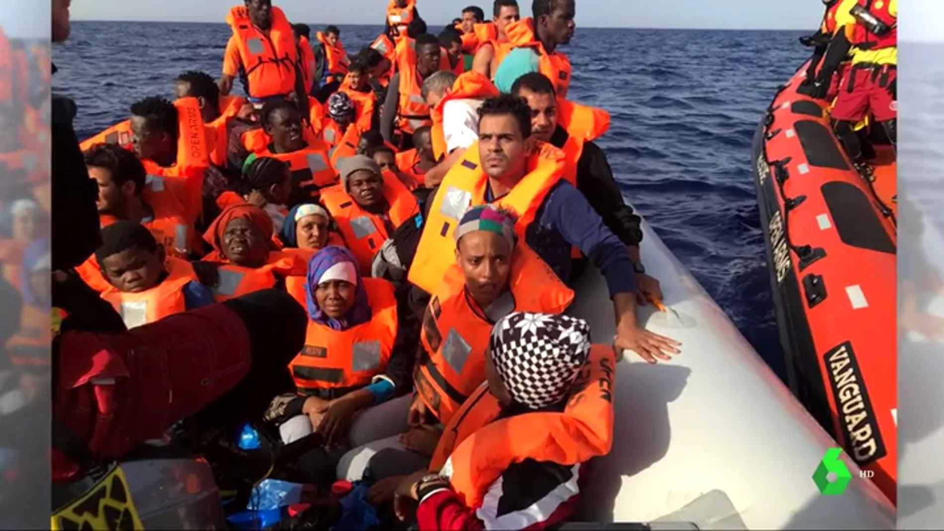 Un barco de Proactiva Open Arms con 59 migrantes a bordo 