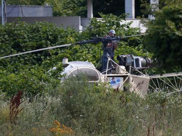 El helicóptero utilizado para la fuga de prisión fue hallado incendiado El helicóptero utilizado para la fuga de prisión fue hallado incendiado